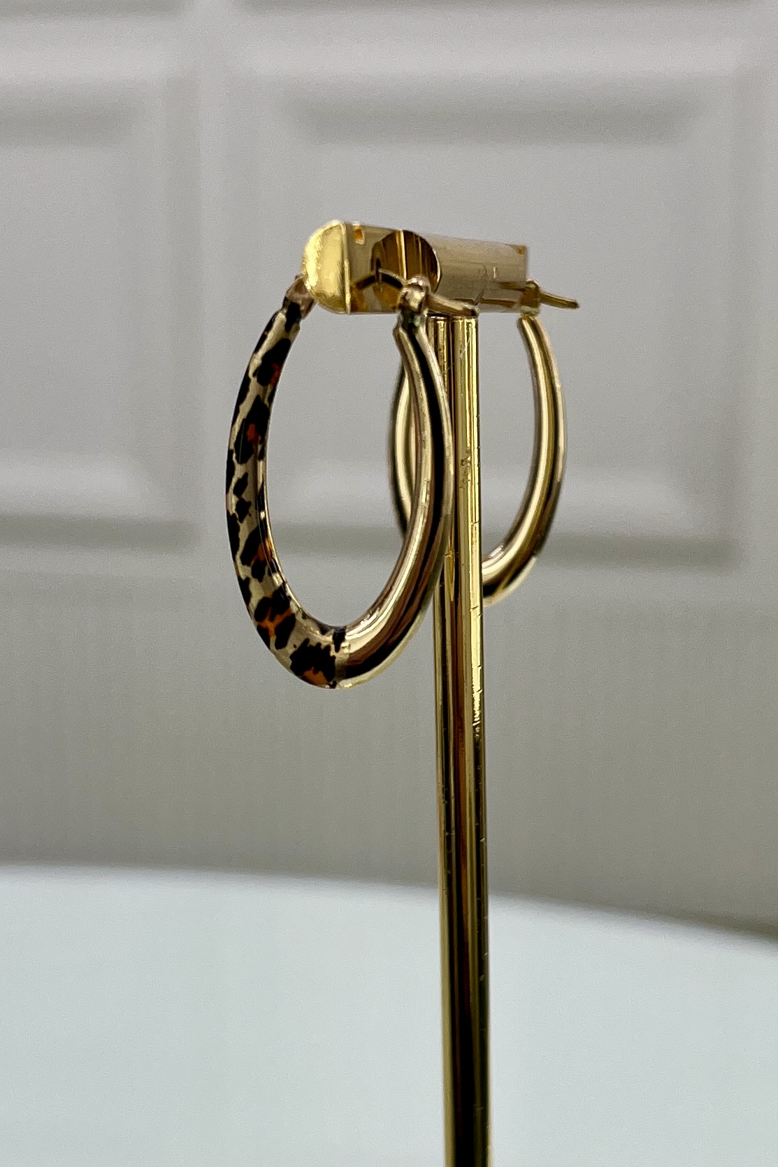 گوشواره طلا ظریف حلقه هالوی طرح دار  –  گالری پارسین