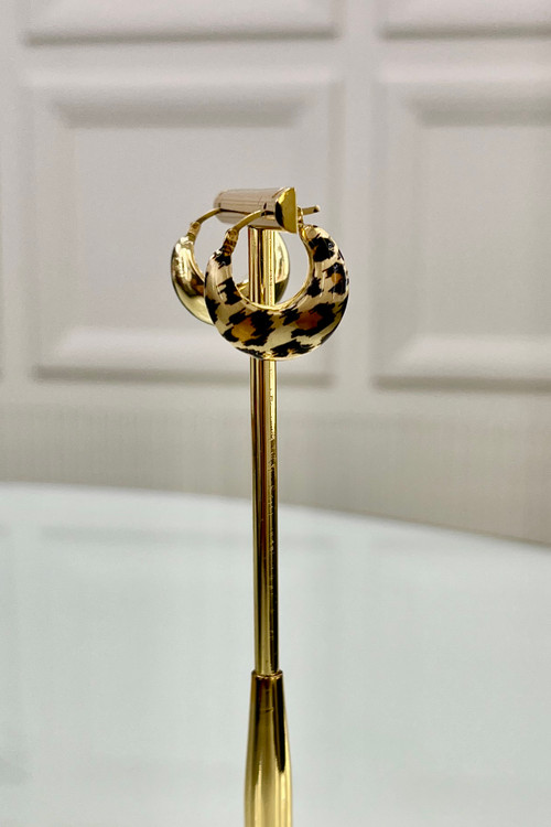 گوشواره طلا ظریف حلقه هالوی طرح دار – گالری پارسین