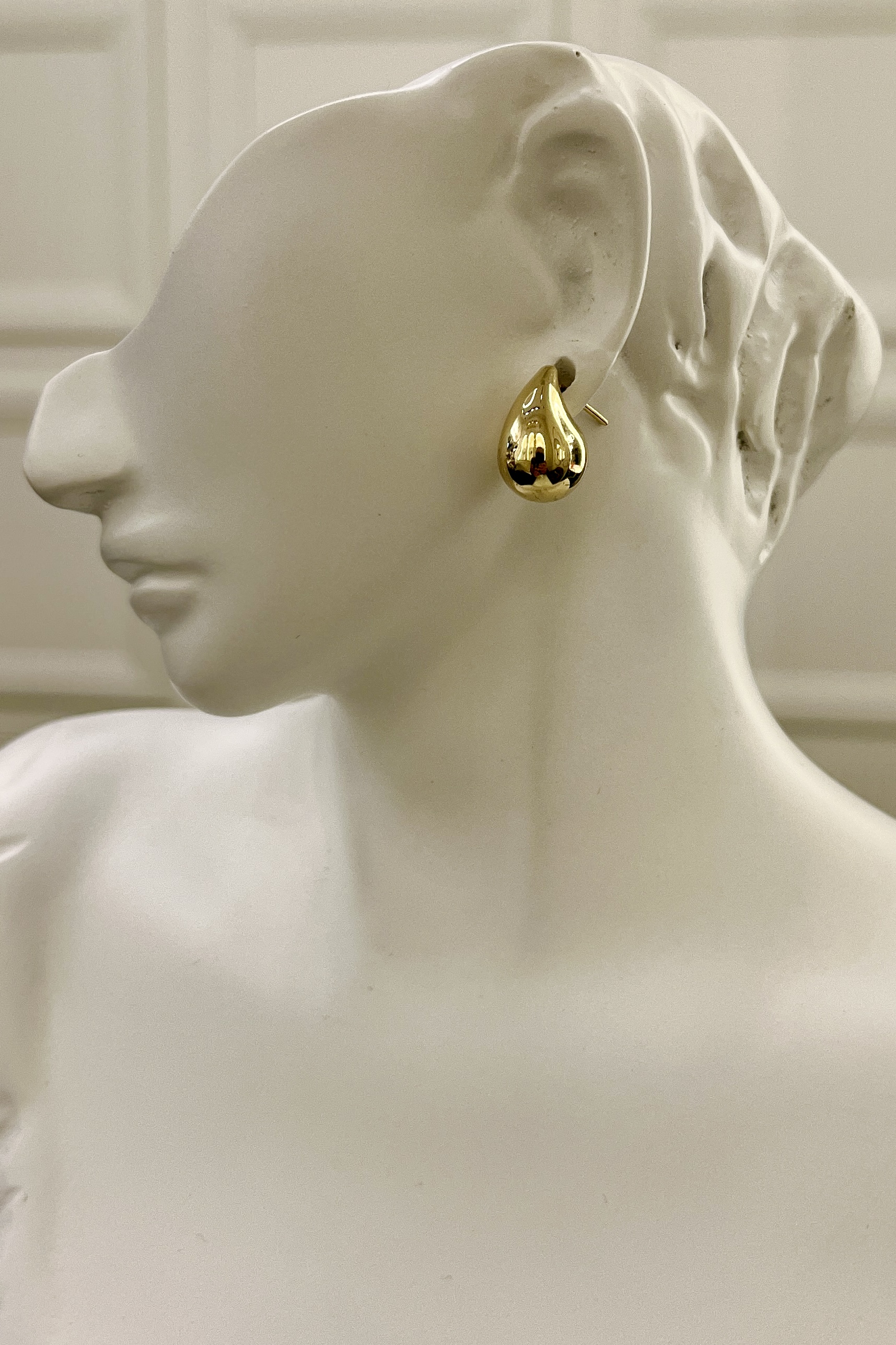 گوشواره طلا ظریف اشکی  – طراحی و ساخت توسط گالری پارسین