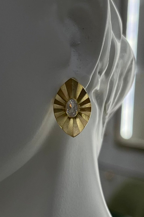 گوشواره طلا ظریف – طراحی و ساخت توسط گالری پارسین