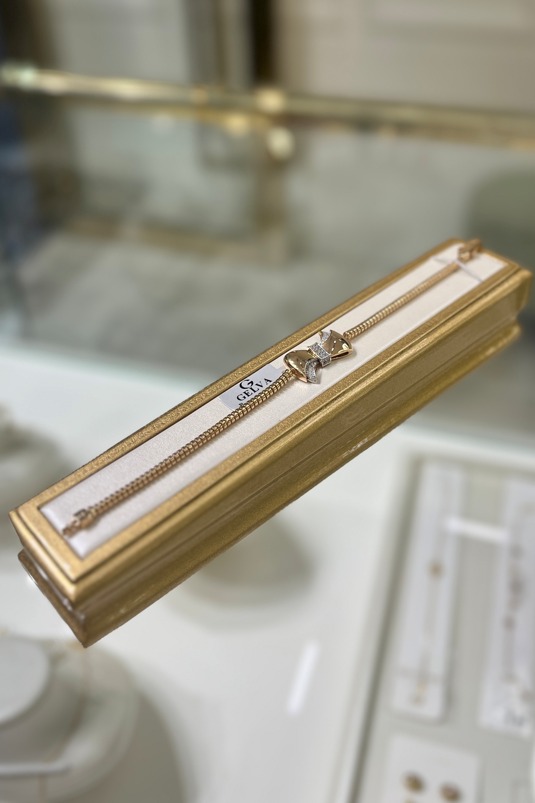 سرویس طلا کامل پاپیون – گردنبند، گوشواره و دستبند – گالری پارسین