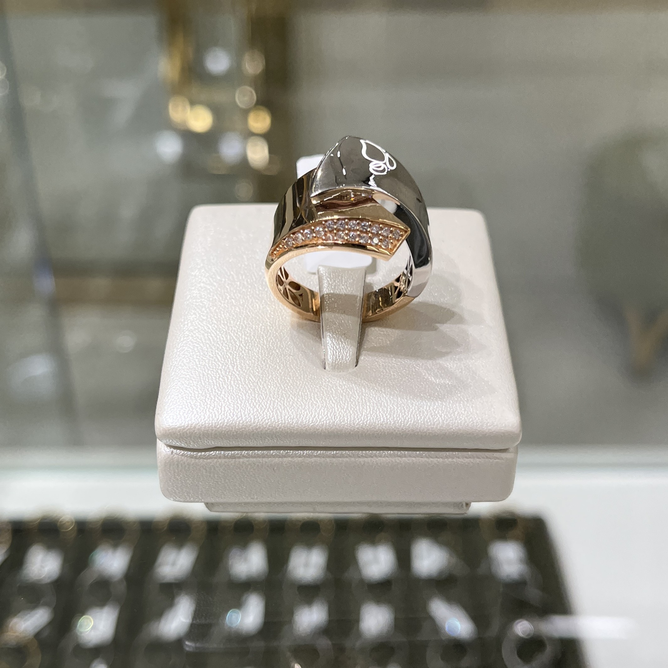 انگشتر طلا ۱۸ عیار  – مدل‌های زنانه  – گالری طلای پارسین