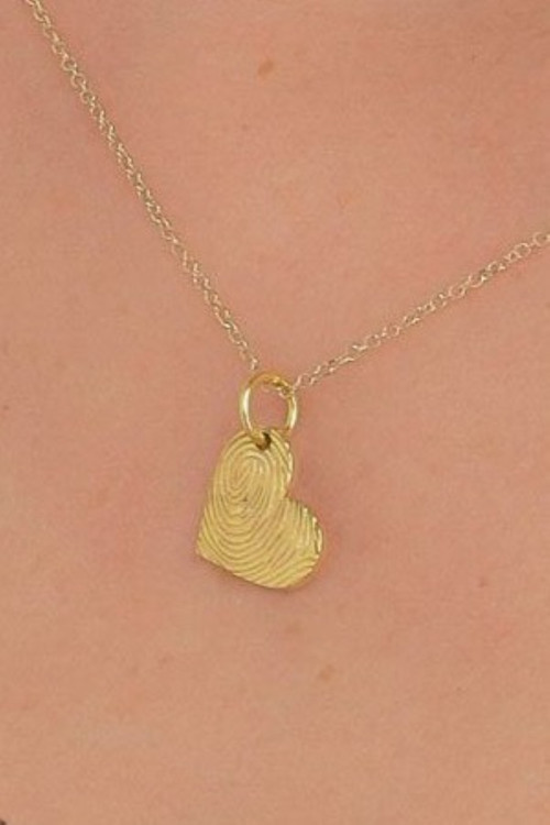 طراحی و ساخت پلاک طلا سفارشی – حکاکی عکس و اسم – گالری پارسین