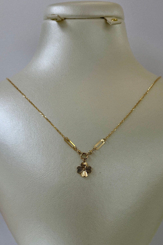 گردنبند ظریف و سبک طلا ۱۸ عیار – طراحی گل گشنیز – گالری طلای پارسین